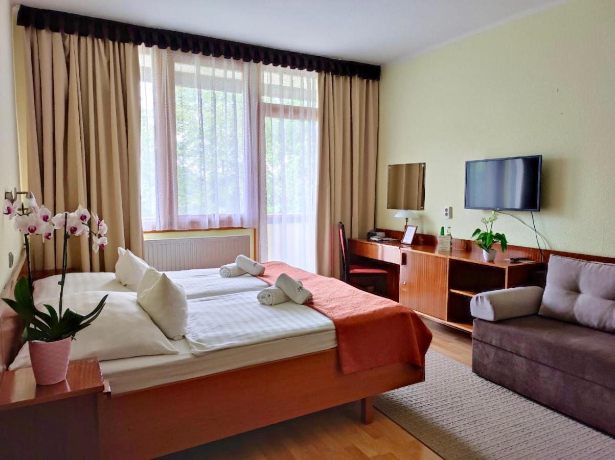 Apartman Hotel Bük المظهر الخارجي الصورة